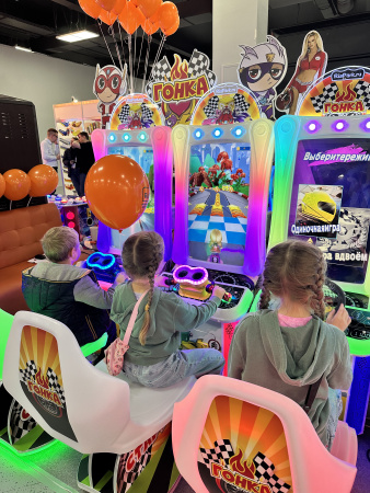 Детский игровой аппарат "Двойная Вертикальная Мото-Мото Гонка"